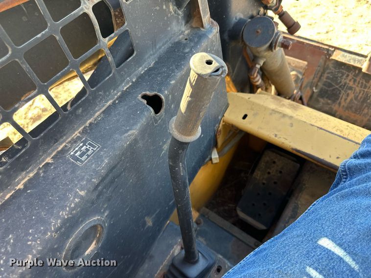 image for item KX9131 1996 New Holland LX865  skid steer loader