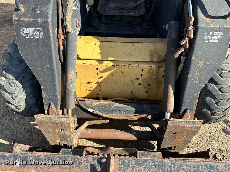 image for item KX9131 1996 New Holland LX865  skid steer loader