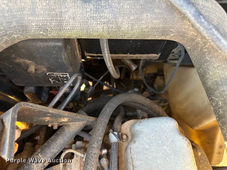 image for item KX9131 1996 New Holland LX865  skid steer loader