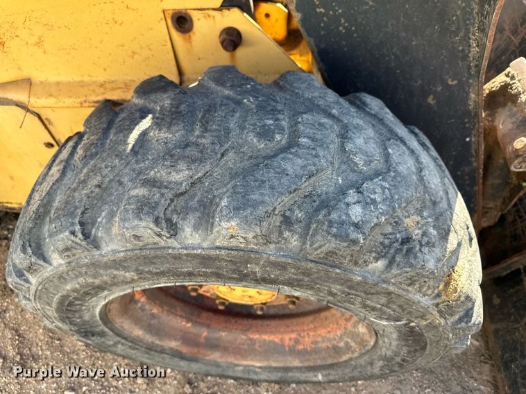 image for item KX9131 1996 New Holland LX865  skid steer loader