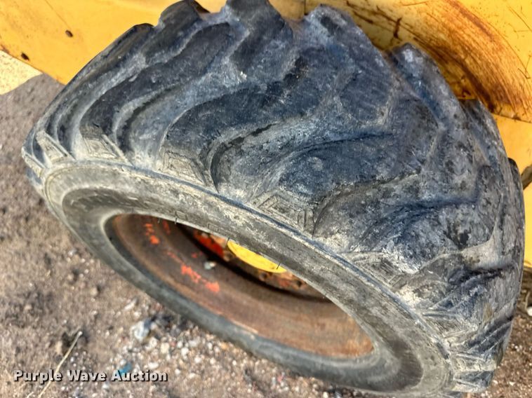 image for item KX9131 1996 New Holland LX865  skid steer loader