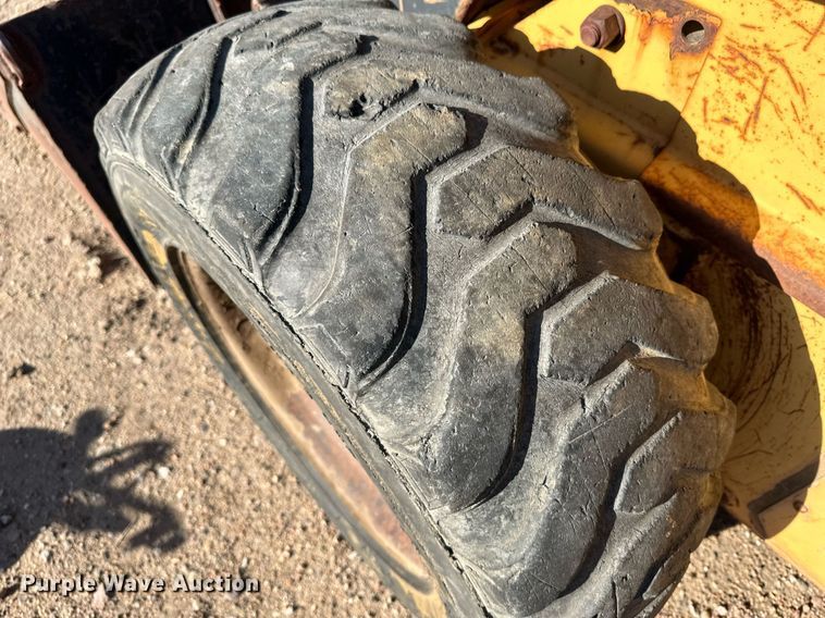 image for item KX9131 1996 New Holland LX865  skid steer loader