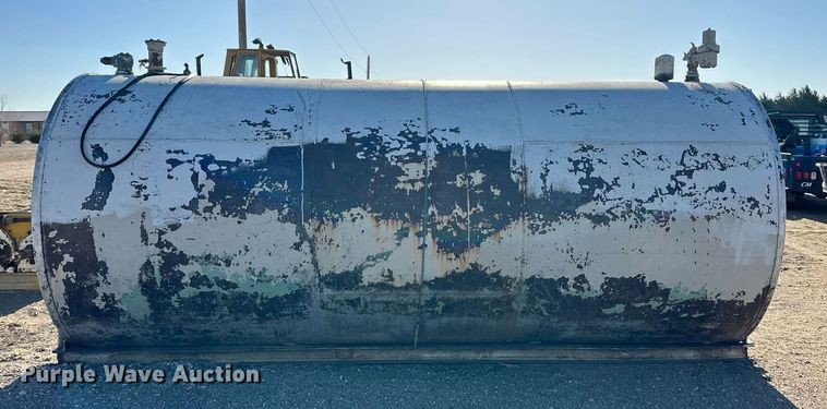 image for item KX9133 Fuel tank