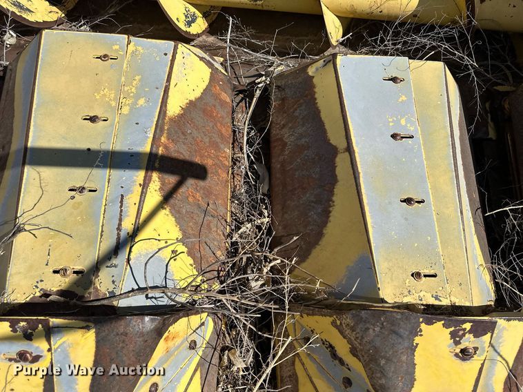 image for item KX9137 New Holland 974  corn head