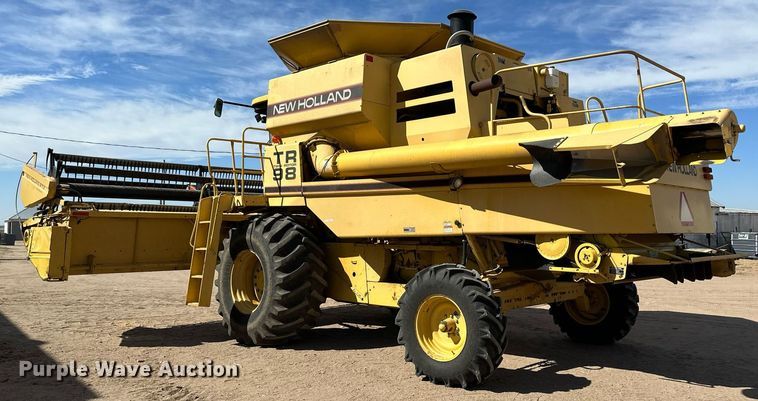 image for item KX9138 New Holland TR98  combine