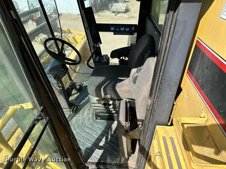 image for item KX9138 New Holland TR98  combine