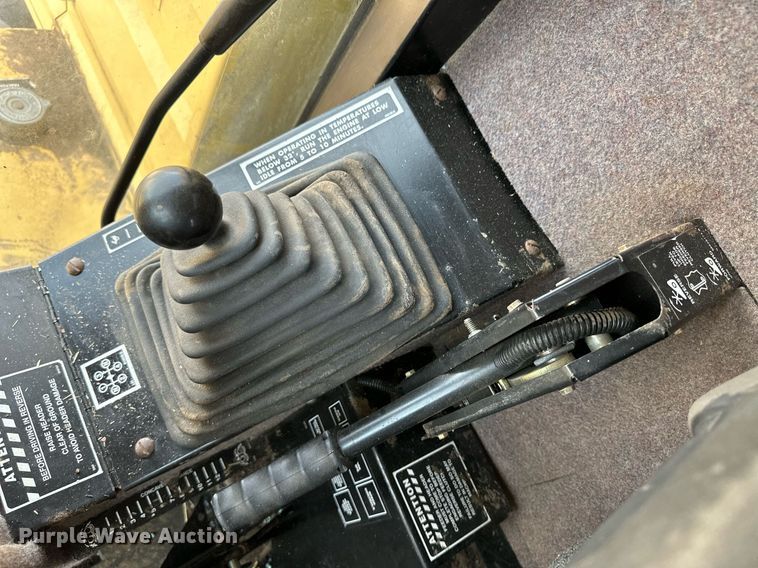 image for item KX9138 New Holland TR98  combine