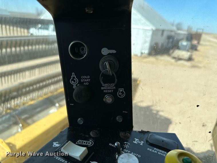 image for item KX9138 New Holland TR98  combine