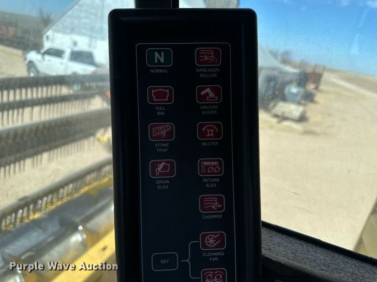 image for item KX9138 New Holland TR98  combine