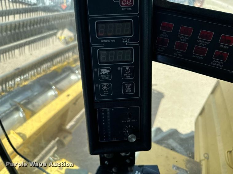 image for item KX9138 New Holland TR98  combine