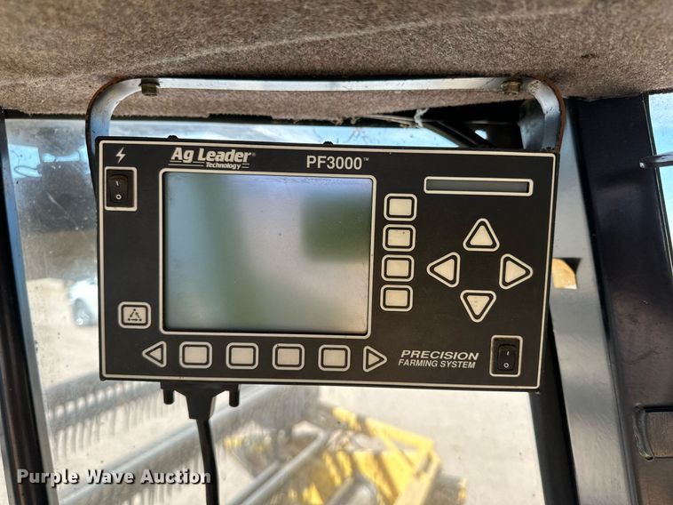 image for item KX9138 New Holland TR98  combine