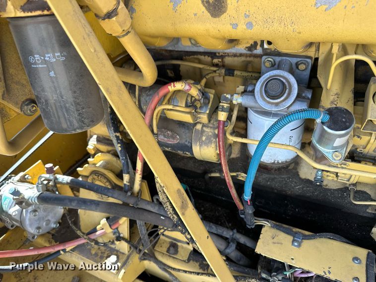 image for item KX9138 New Holland TR98  combine