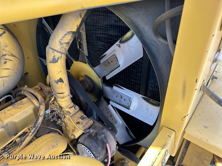 image for item KX9138 New Holland TR98  combine