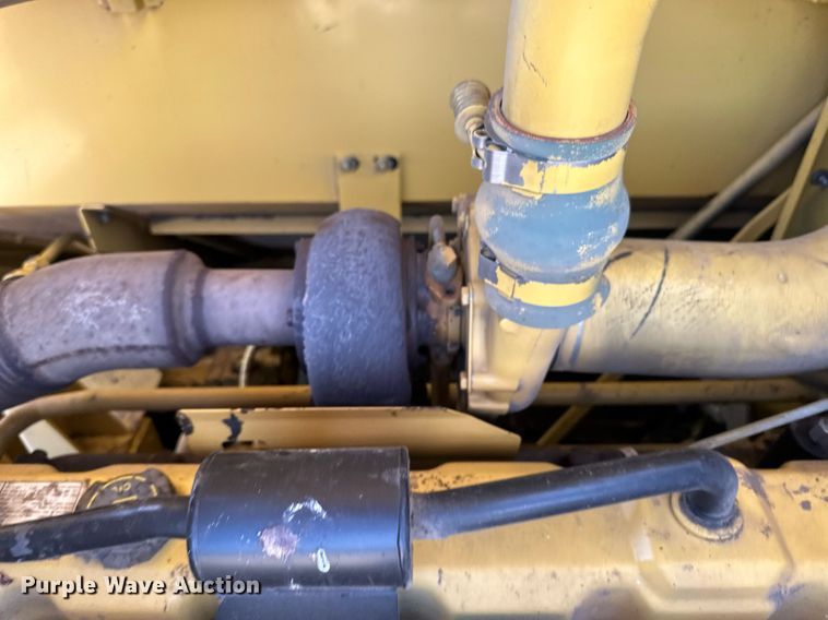 image for item KX9138 New Holland TR98  combine