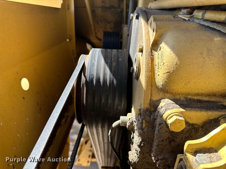 image for item KX9138 New Holland TR98  combine