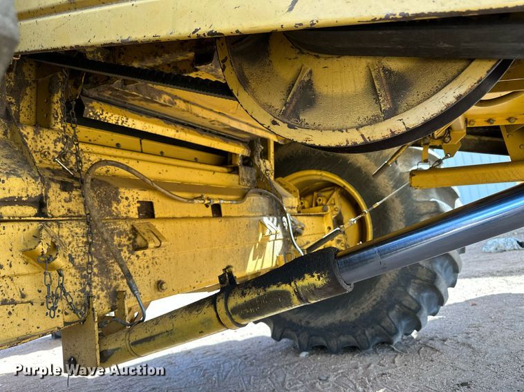 image for item KX9138 New Holland TR98  combine