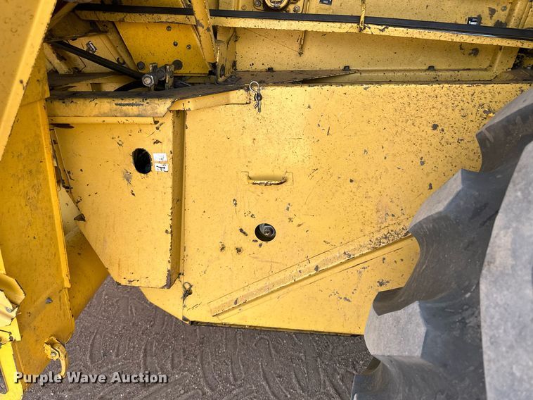 image for item KX9138 New Holland TR98  combine