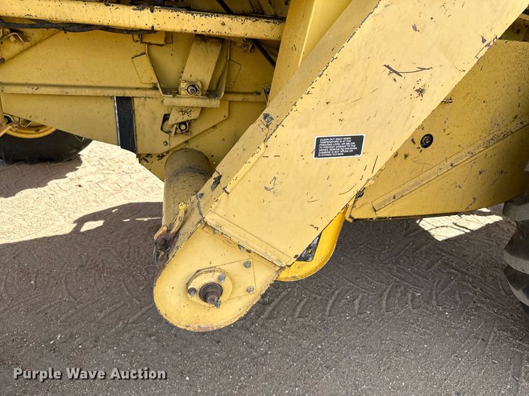 image for item KX9138 New Holland TR98  combine