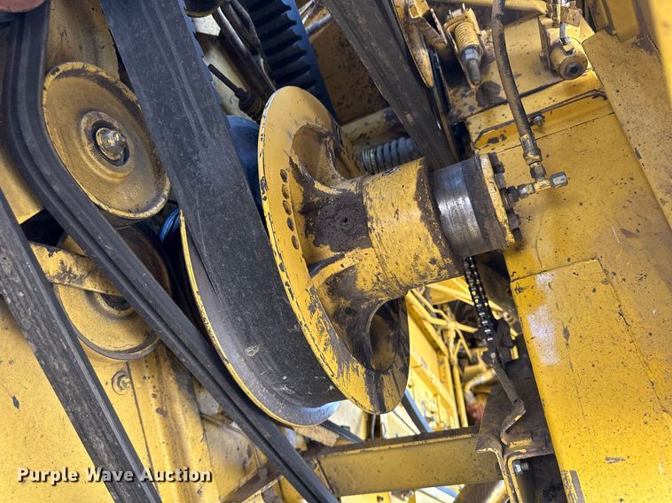 image for item KX9138 New Holland TR98  combine