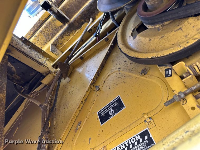 image for item KX9138 New Holland TR98  combine