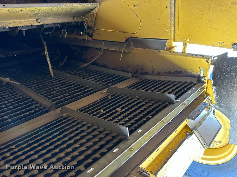 image for item KX9138 New Holland TR98  combine