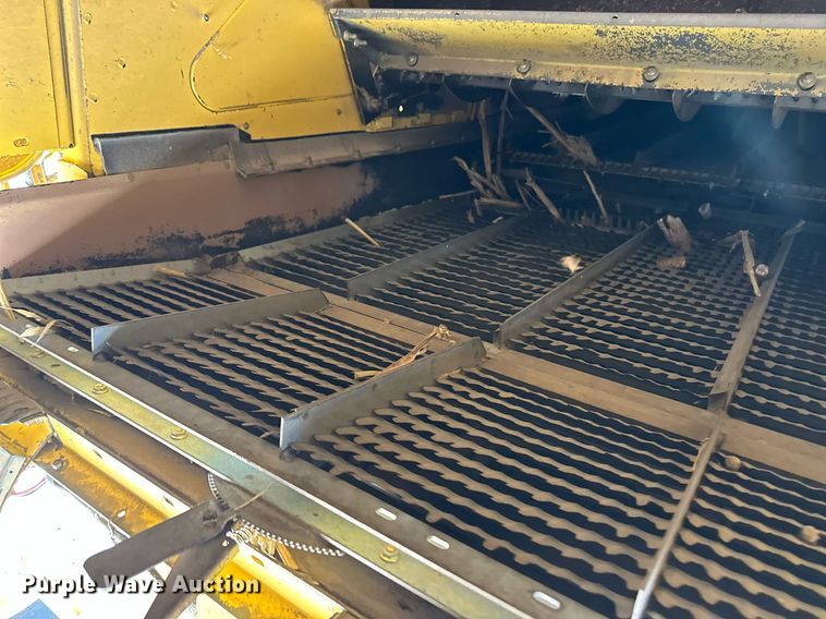 image for item KX9138 New Holland TR98  combine