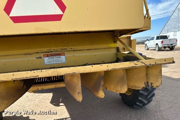 image for item KX9138 New Holland TR98  combine