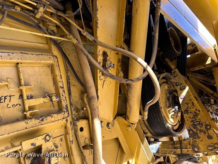 image for item KX9138 New Holland TR98  combine