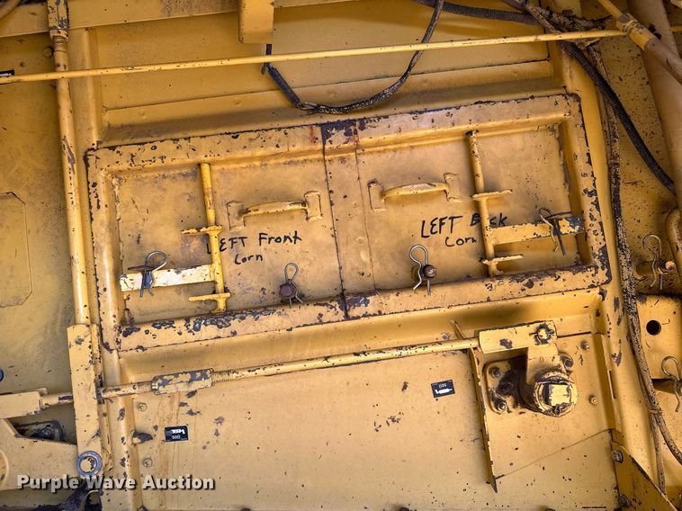 image for item KX9138 New Holland TR98  combine