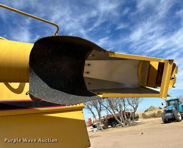 image for item KX9138 New Holland TR98  combine