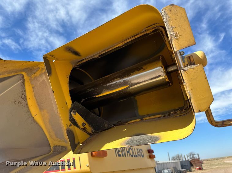 image for item KX9138 New Holland TR98  combine