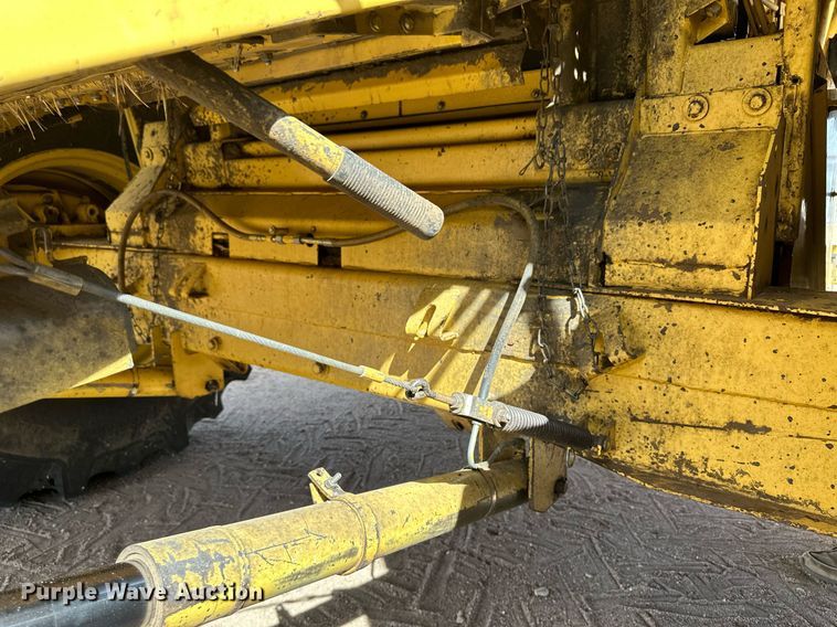 image for item KX9138 New Holland TR98  combine