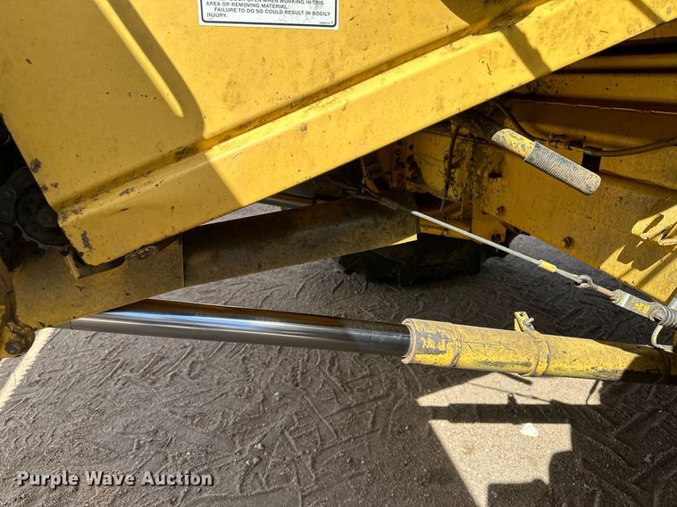 image for item KX9138 New Holland TR98  combine