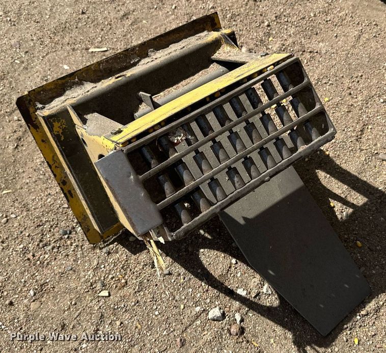 image for item KX9138 New Holland TR98  combine