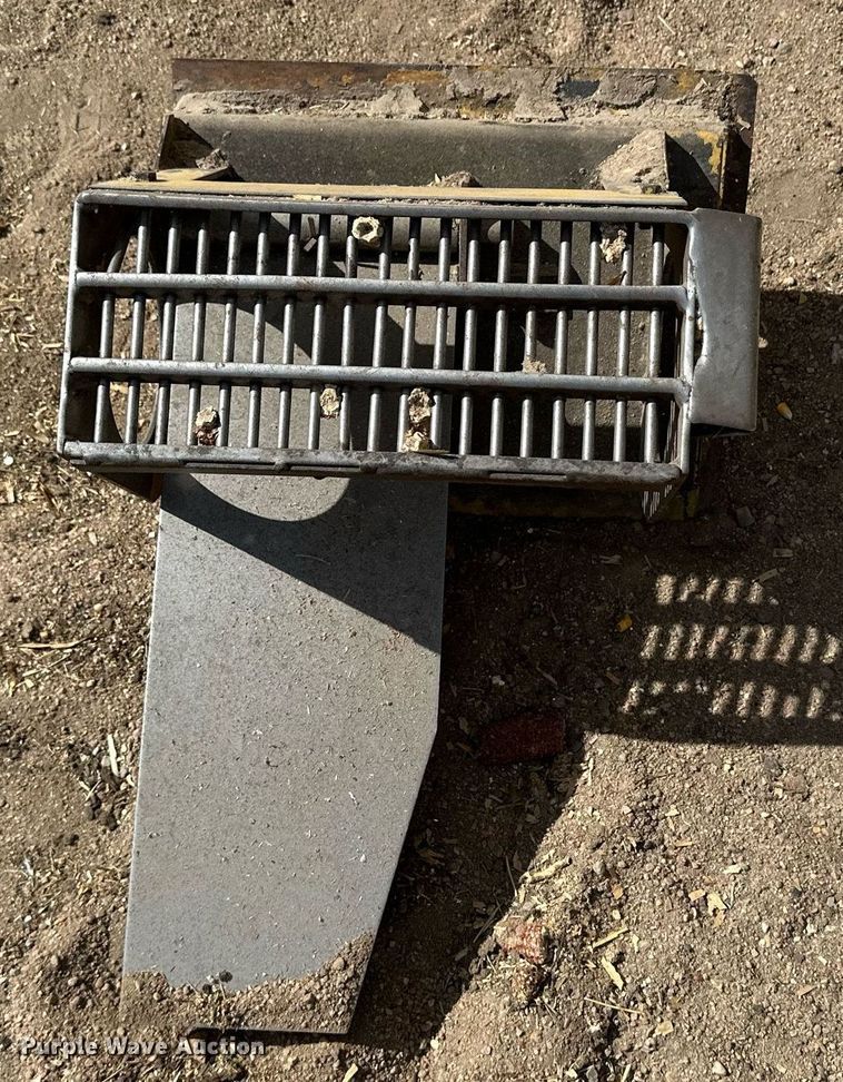 image for item KX9138 New Holland TR98  combine