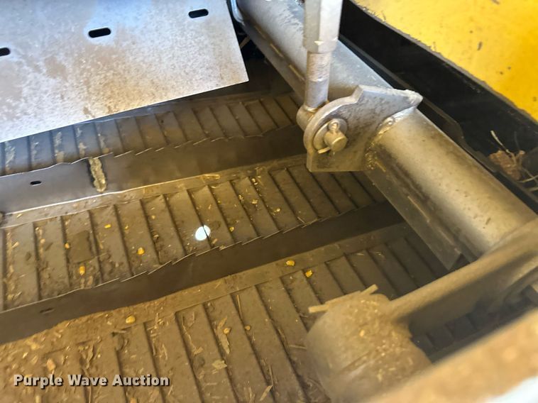 image for item KX9138 New Holland TR98  combine