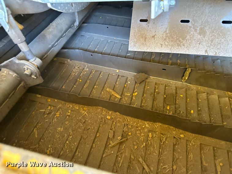 image for item KX9138 New Holland TR98  combine