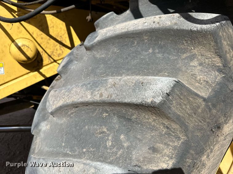 image for item KX9138 New Holland TR98  combine