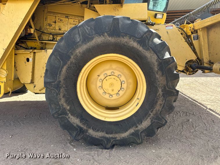 image for item KX9138 New Holland TR98  combine