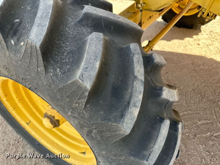 image for item KX9138 New Holland TR98  combine