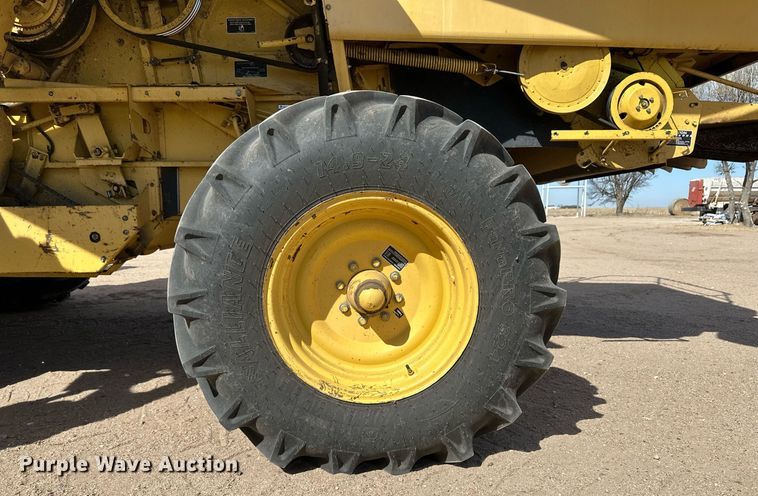 image for item KX9138 New Holland TR98  combine