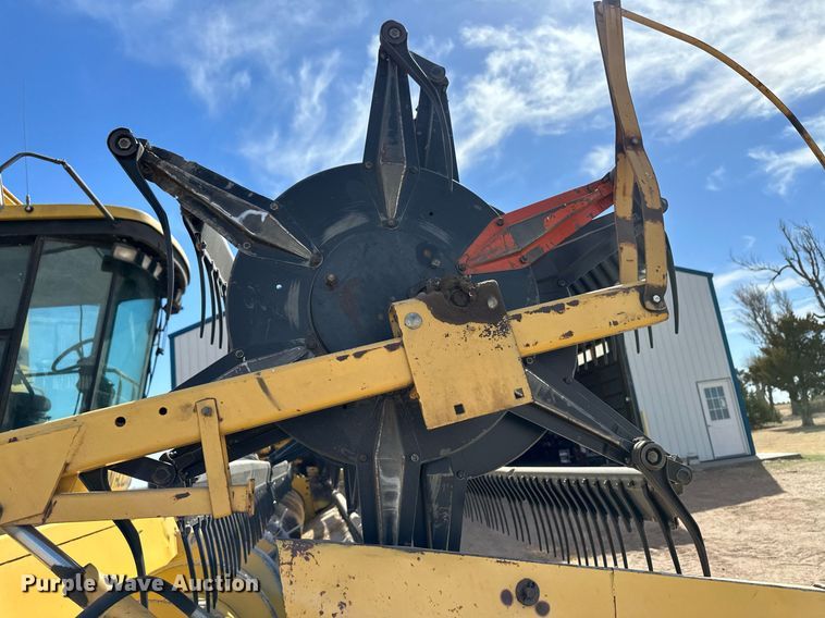 image for item KX9138 New Holland TR98  combine