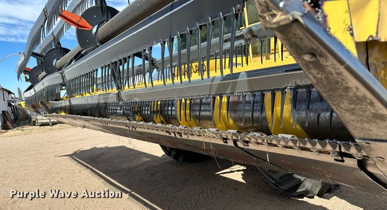 image for item KX9138 New Holland TR98  combine