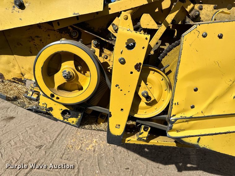 image for item KX9138 New Holland TR98  combine