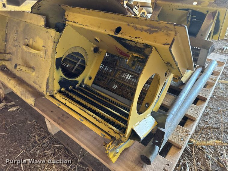 image for item KX9138 New Holland TR98  combine