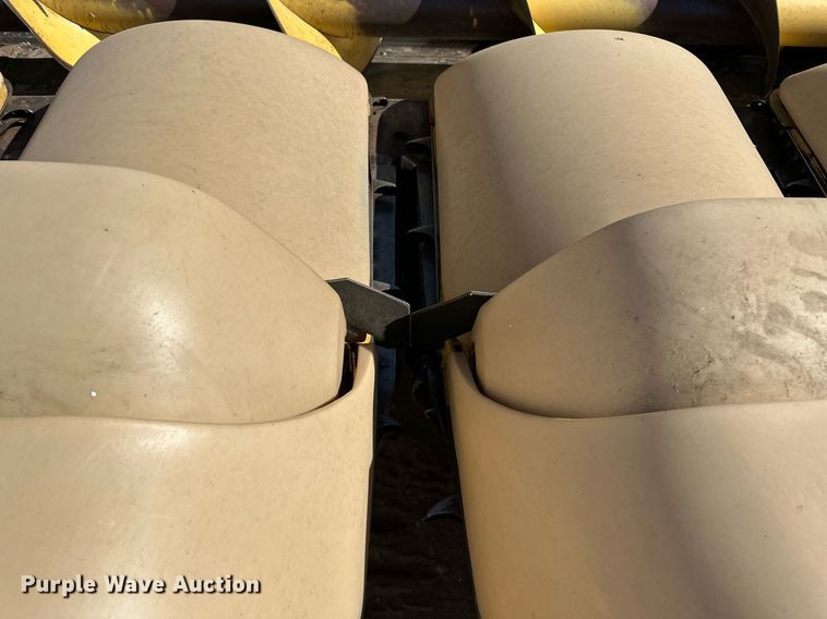 image for item KX9139 New Holland 996  corn head