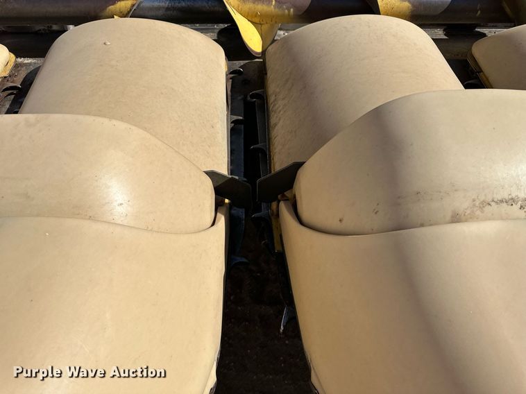 image for item KX9139 New Holland 996  corn head