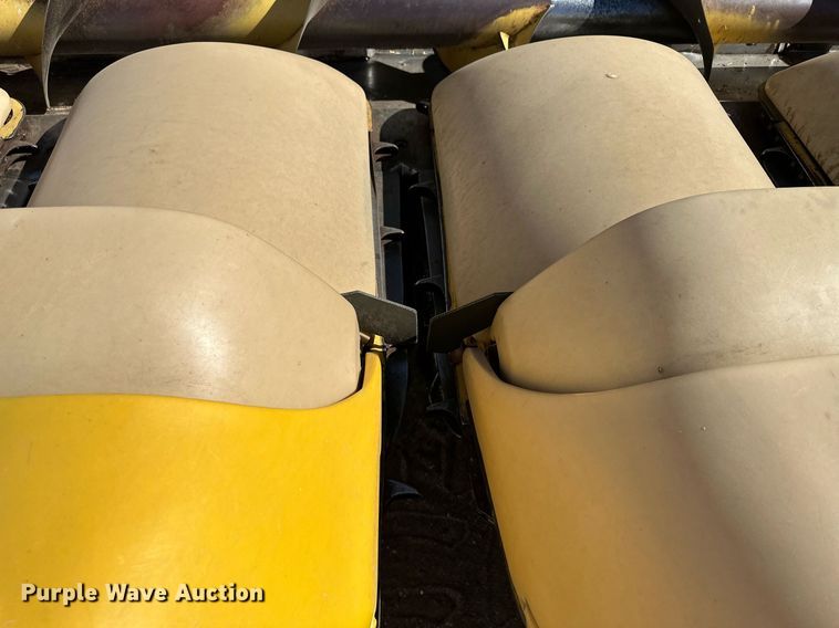 image for item KX9139 New Holland 996  corn head