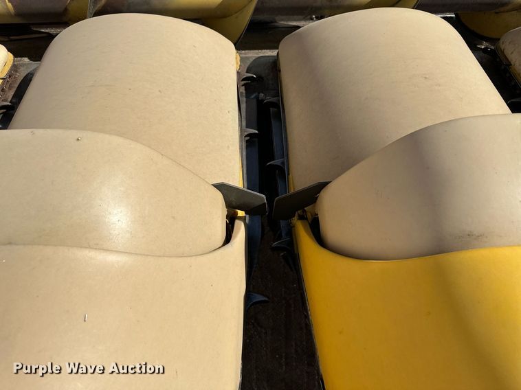 image for item KX9139 New Holland 996  corn head