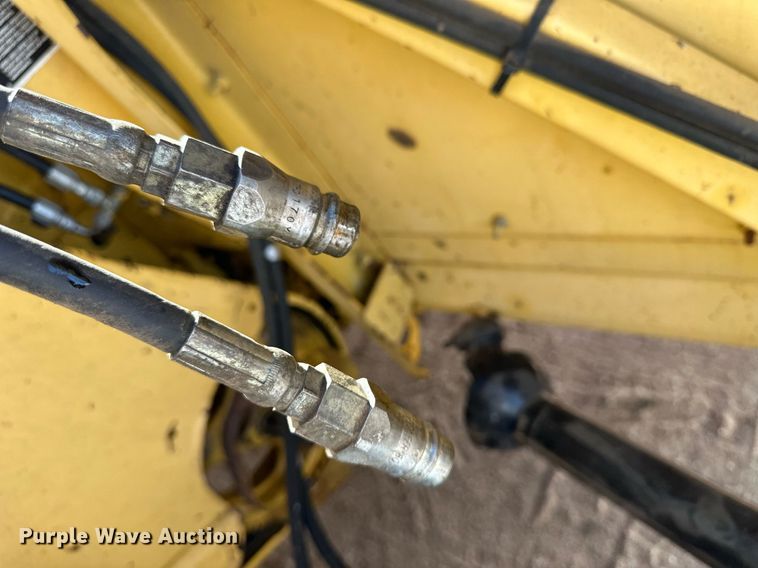 image for item KX9139 New Holland 996  corn head